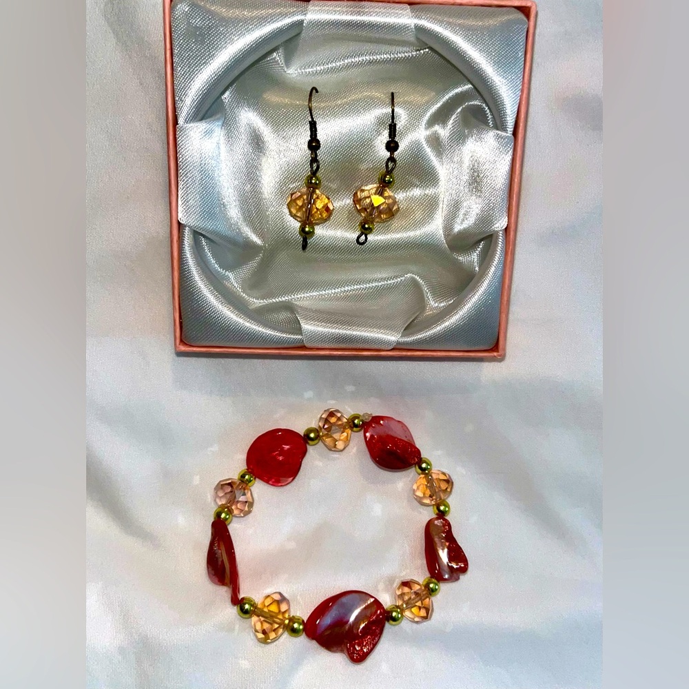Beaded earrings and bracelet set